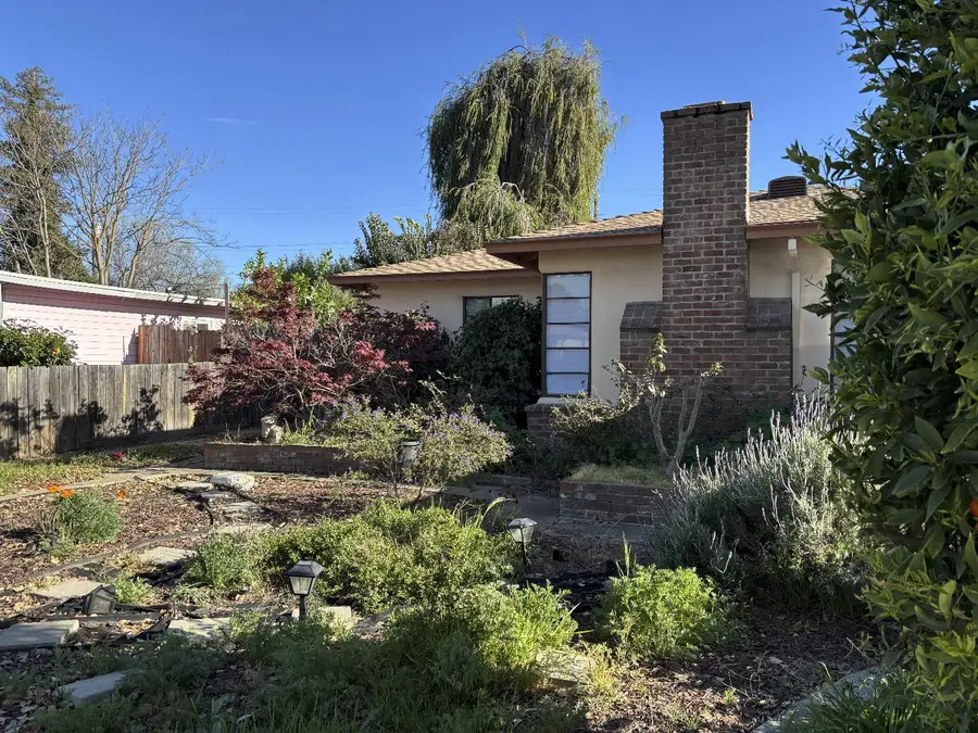 2074 W Monterey Avenue, Stockton, CA 95204 - #2