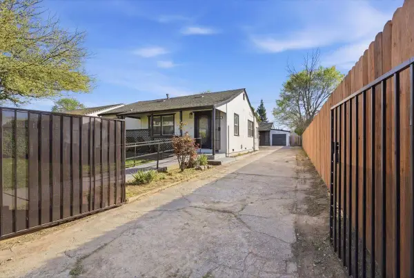 2170 20th Avenue, Sacramento, CA 95822