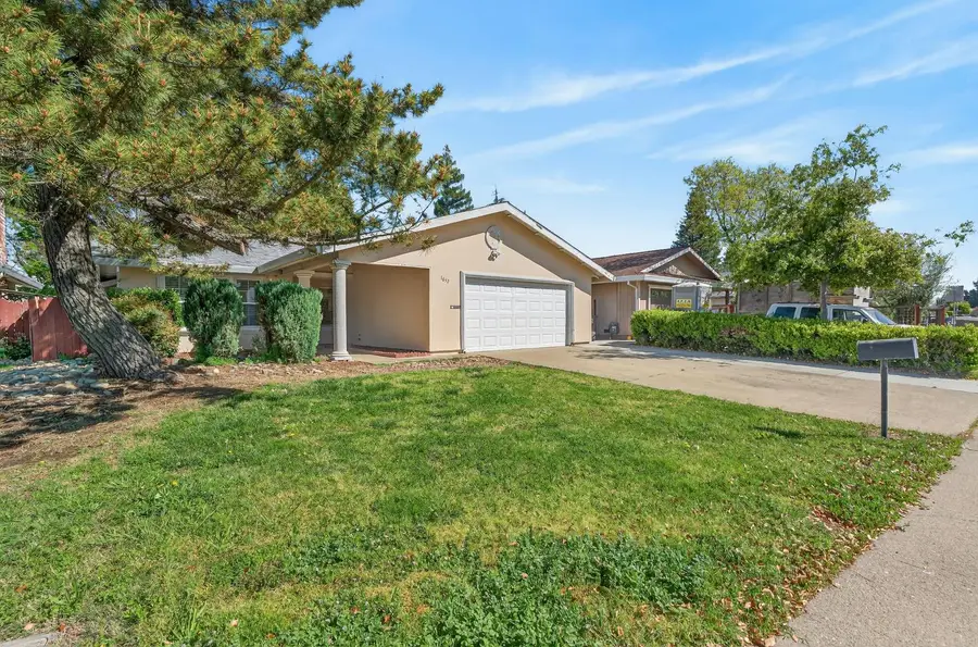 1632 Klamath River Dr., Rancho Cordova, CA 95670 - #2