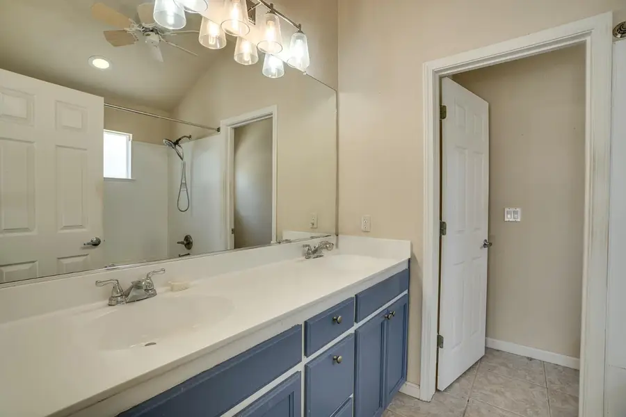 864 Grafton Street, Manteca, CA 95337 - #2