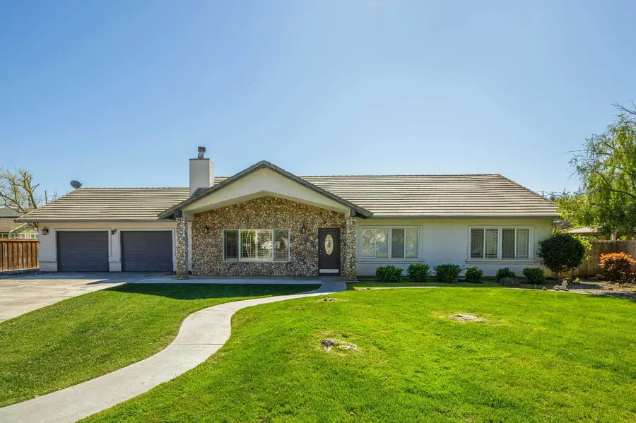 10324 Rio Sombra Court, Oakdale, CA 95361 - #2