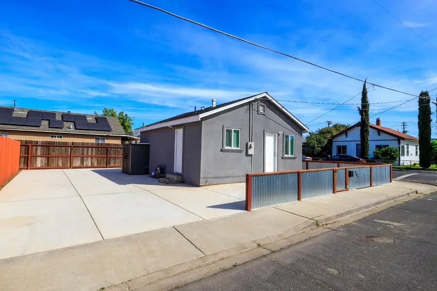 403 Stockton Street, Manteca, CA 95337 - #2