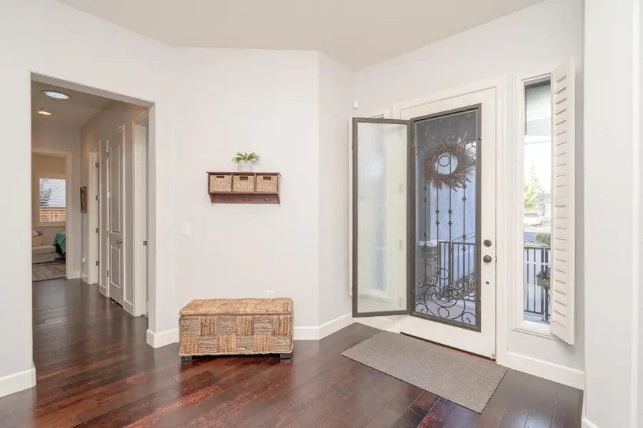 425 Rockcliff Court, Roseville, CA 95747 - #2