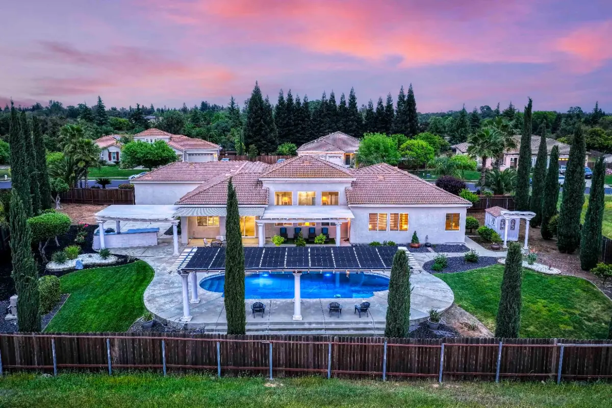 8537 Bridgestone Crescent, Roseville, CA 95747 - #1