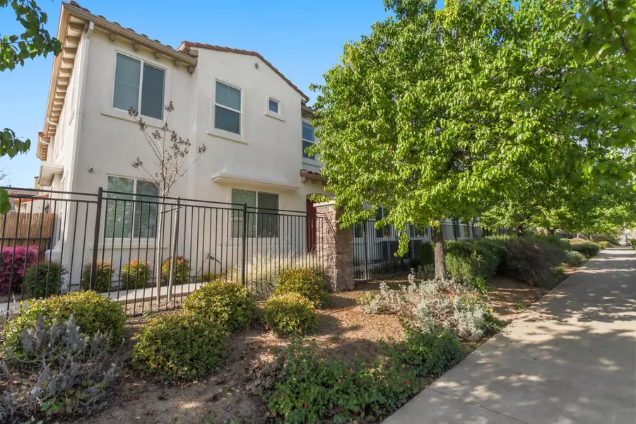 5301 E Commerce Way #74102, Sacramento, CA 95835 - #2