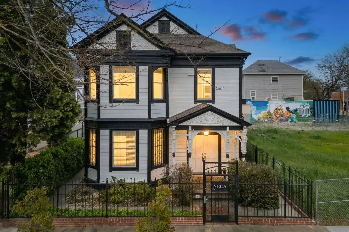 1129 D Street, Sacramento, CA 95811 - #1