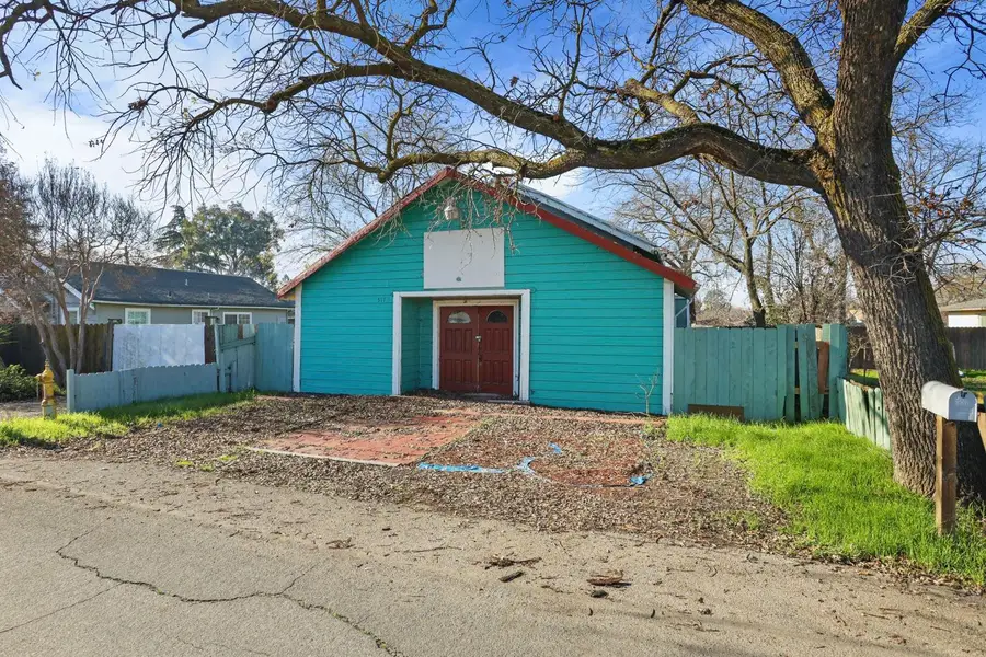 517 N Windsor Avenue, Stockton, CA 95205 - #3