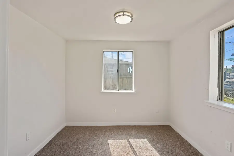124 S Fresno Avenue, Stockton, CA 95203 - #3