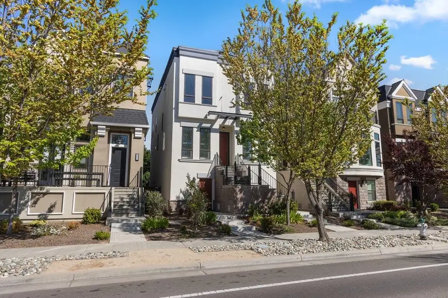 3329 Crocker Drive, Sacramento, CA 95818 - #2