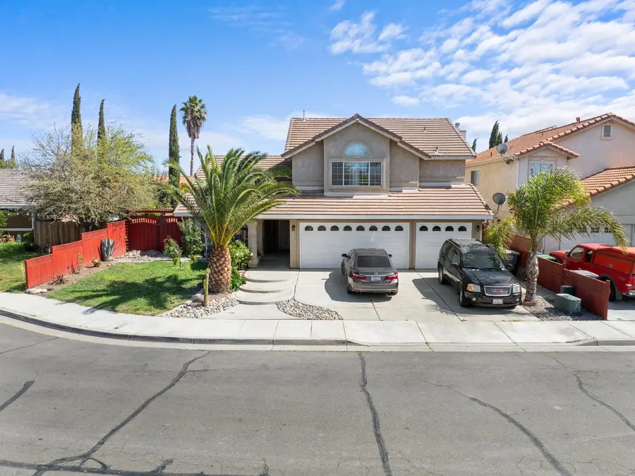 446 Port Street, Los Banos, CA 93635 - #2