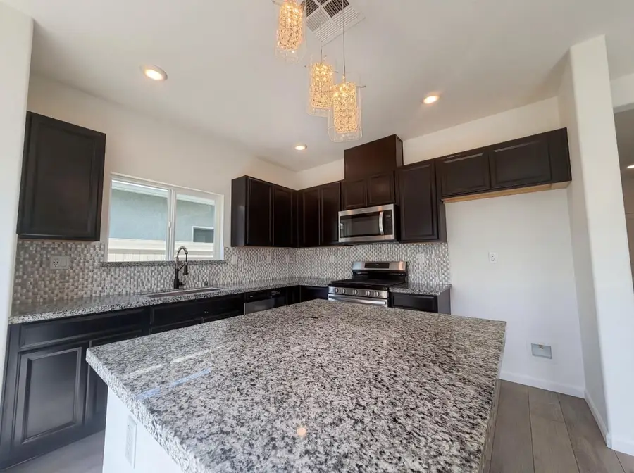 1176 Willow Hill Avenue, Sacramento, CA 95834 - #2