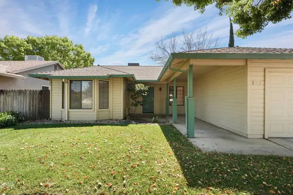 282 Ravenwood Way, Lodi, CA 95240