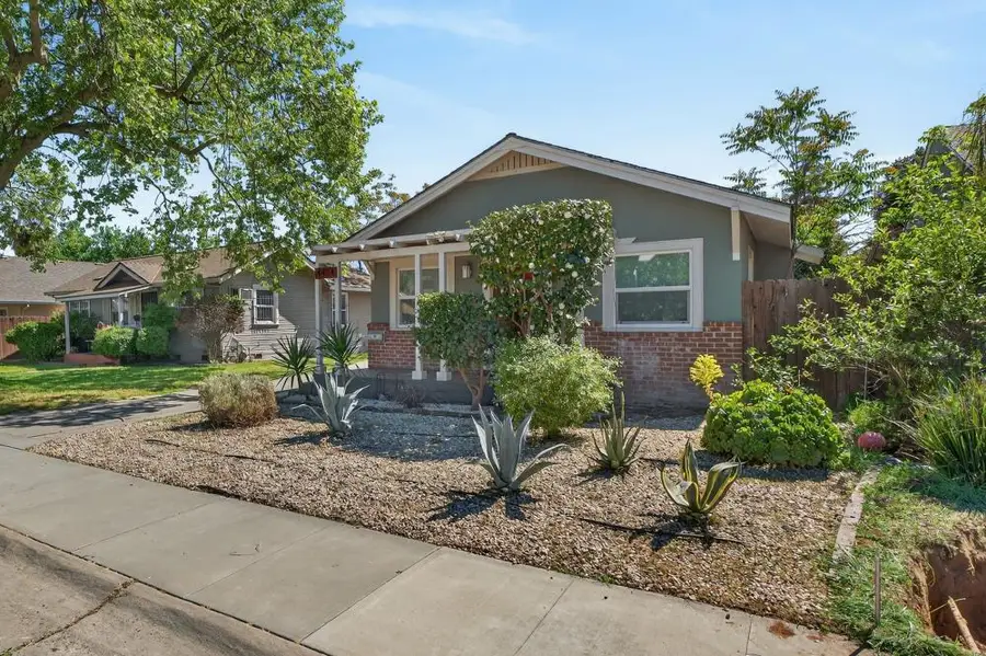 4424 12th Avenue, Sacramento, CA 95820 - #3