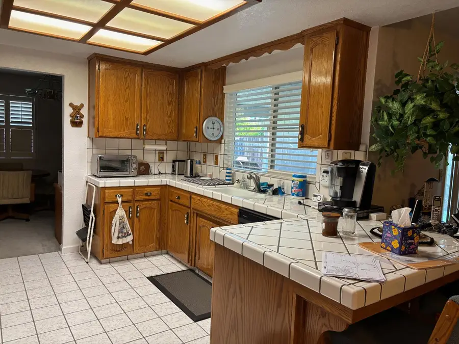 1691 Davis Street, Ripon, CA 95366 - #2