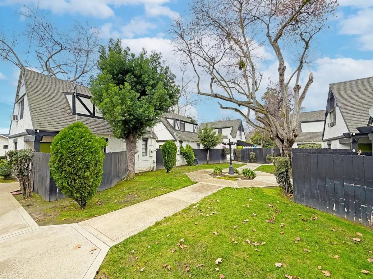 607 E Marshall Street, Turlock, CA 95380 - #1