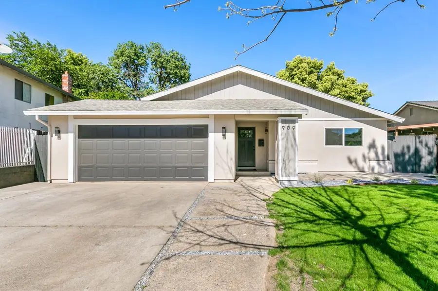 909 Regatta Drive, Sacramento, CA 95833 - #2