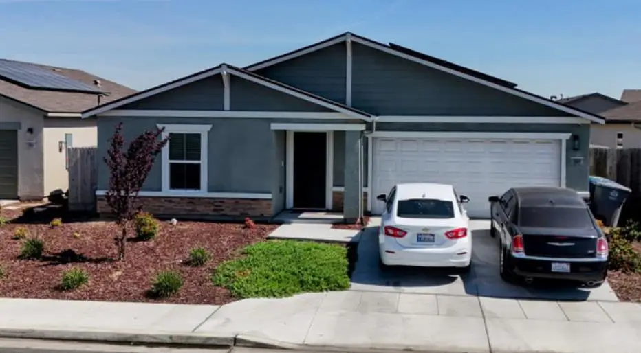 1569 Concord Avenue, Madera, CA 93637 - #1