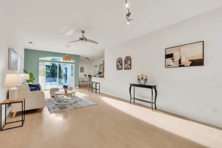 3905 Apple Blossom Way, Carmichael, CA 95608 - #3