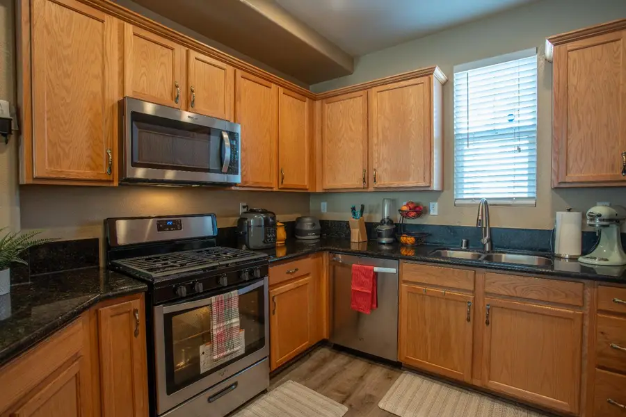 5012 Wuthering Avenue, Sacramento, CA 95823 - #3