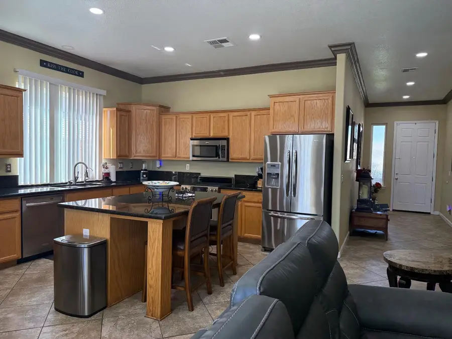 208 Murano Street, Los Banos, CA 93635 - #2