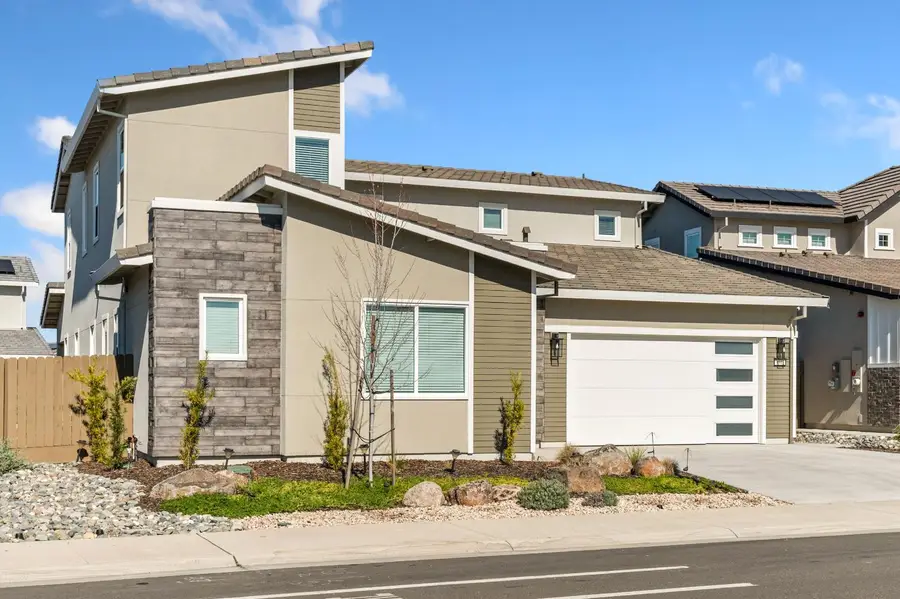 9042 Elliott Springs Drive, Elk Grove, CA 95624 - #2