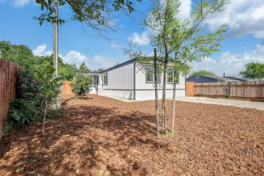 5603 S Gledhill Avenue #E, Olivehurst, CA 95961 - #3