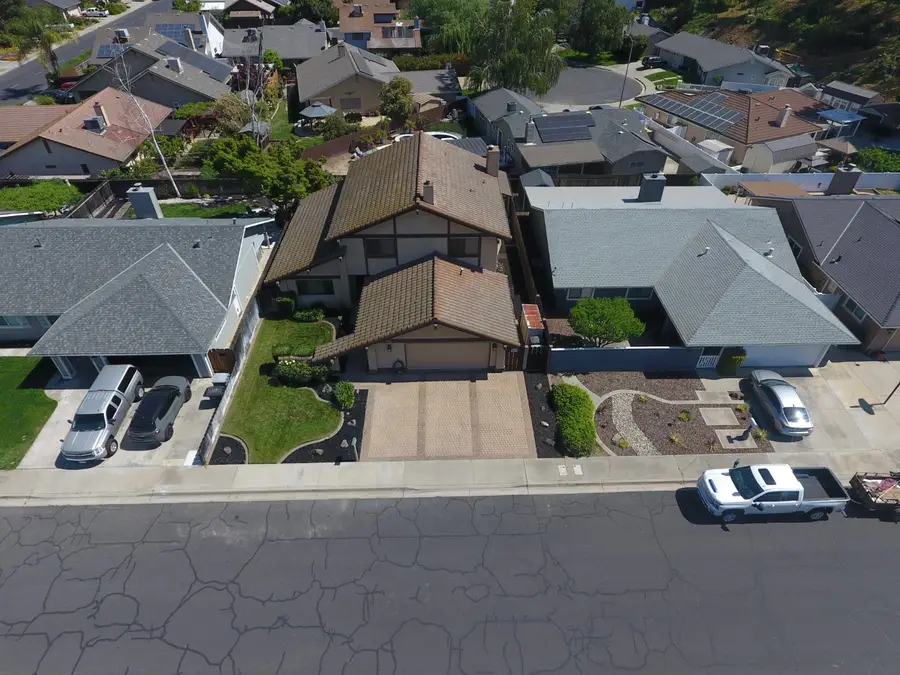 861 River Bluff Court, Oakdale, CA 95361 - #2