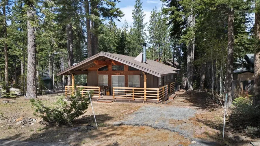 1520 Aztec Way, South Lake Tahoe, CA 96150 - #2