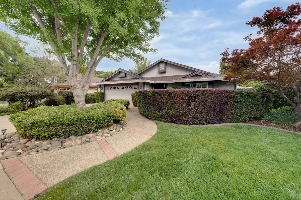 1916 Oak Bluff Way, Sacramento, CA 95833 - #1