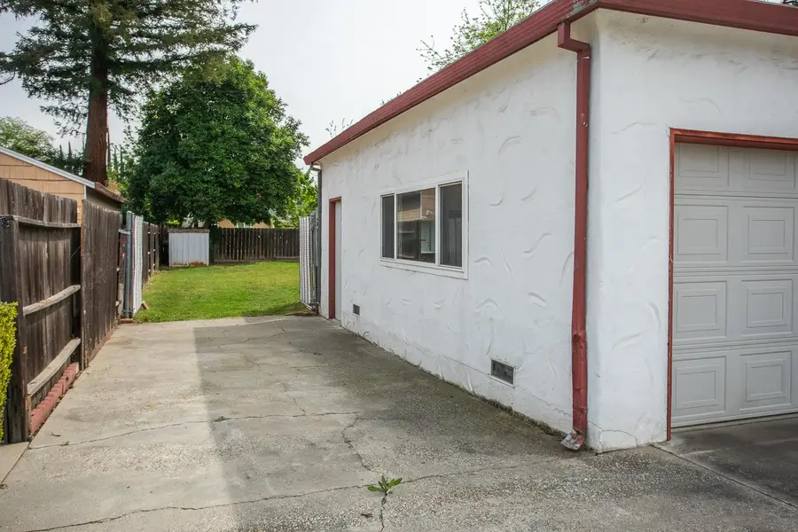 727 Gray Avenue, Yuba City, CA 95991 - #3