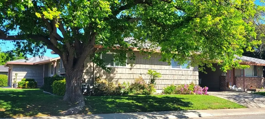 6955 S Land Park Drive, Sacramento, CA 95831 - #2