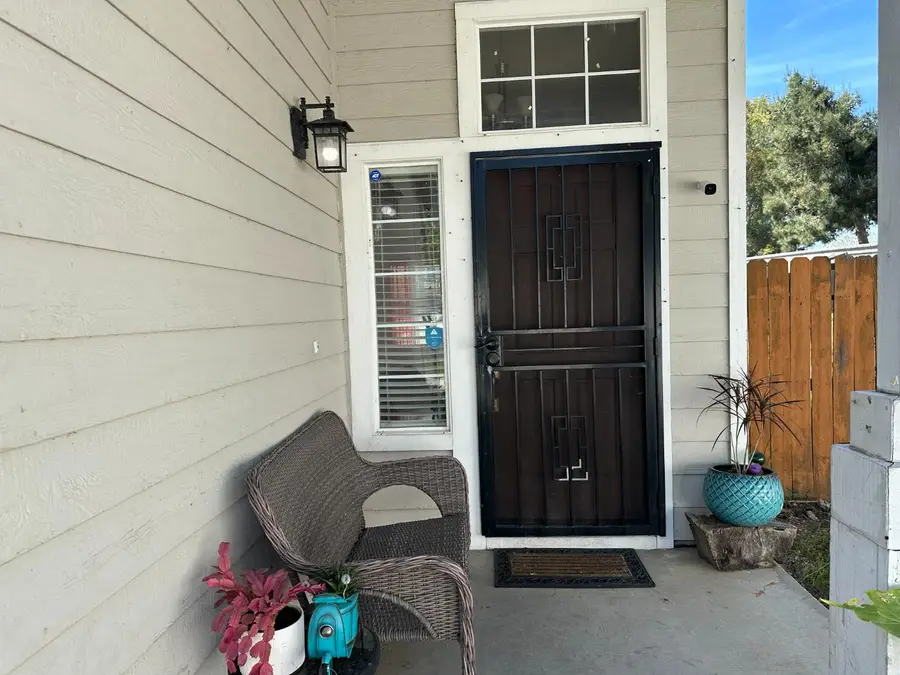 162 Ravenwood, Lathrop, CA 95330 - #3