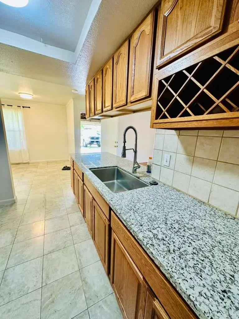 1864 Crestwood Circle, Stockton, CA 95210 - #2