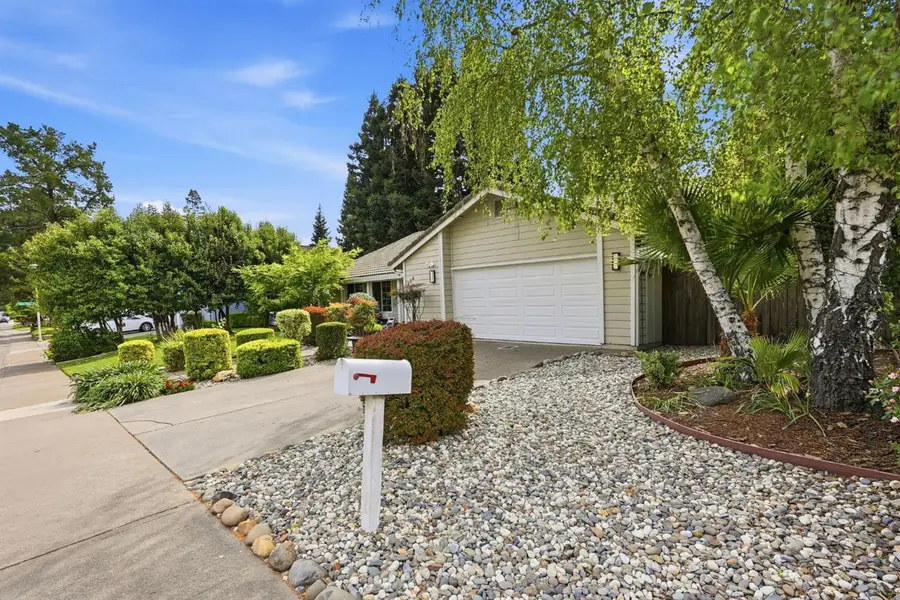 334 River Isle Way, Sacramento, CA 95831 - #2