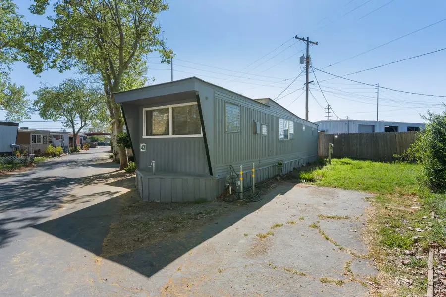 621 E Lockeford Street #43, Lodi, CA 95240 - #3