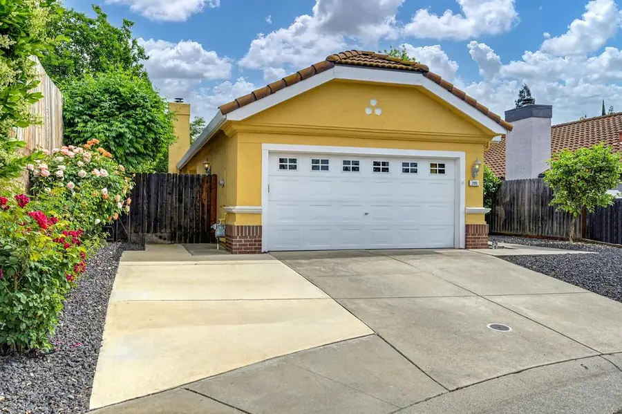 205 Pelham Court, Roseville, CA 95747 - #2