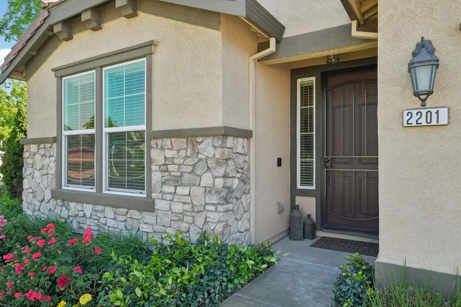 2201 Clearbrook Circle, Roseville, CA 95747 - #2