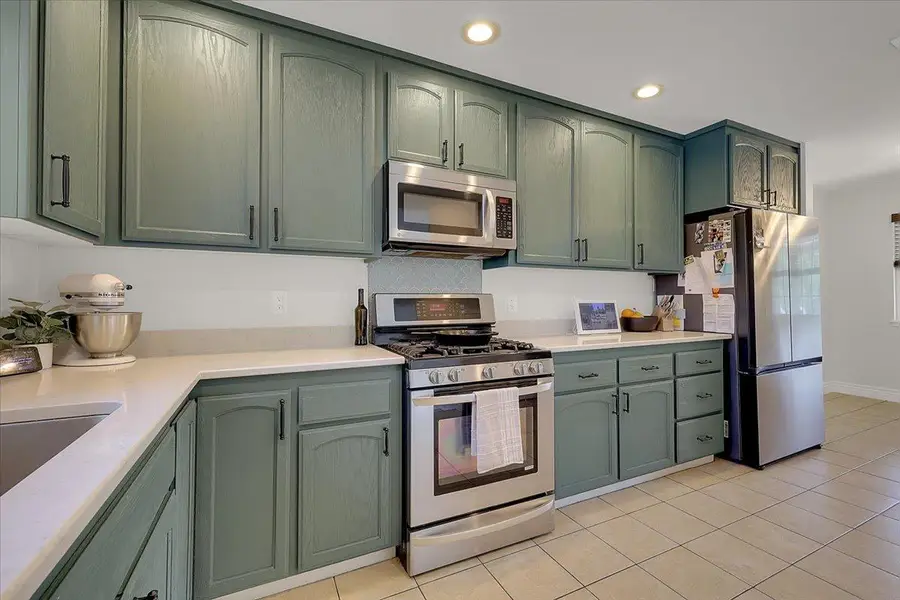 229 W Delano Street, Elverta, CA 95626 - #3