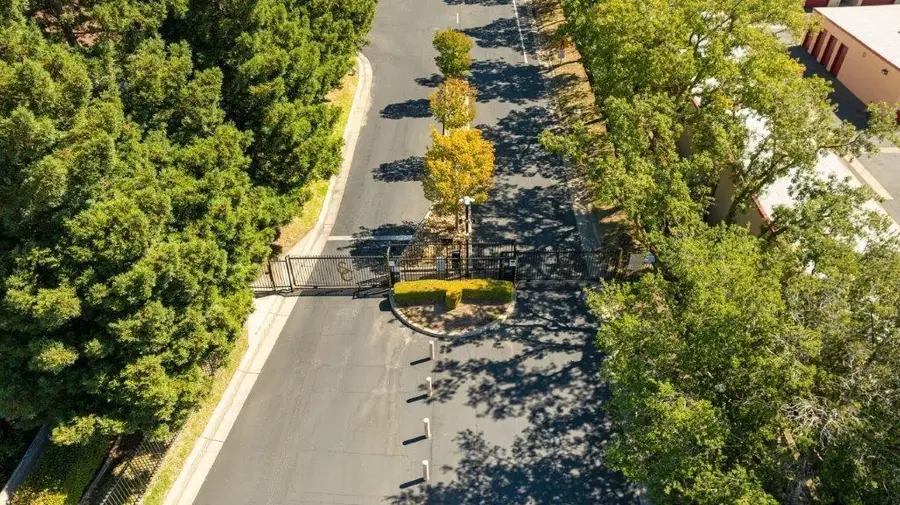 7523 Sunfaire Lane, Sacramento, CA 95828 - #2