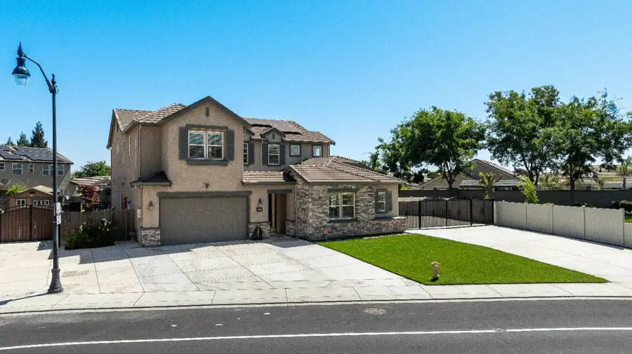 1144 Clearwater Creek Boulevard, Manteca, CA 95336 - #3