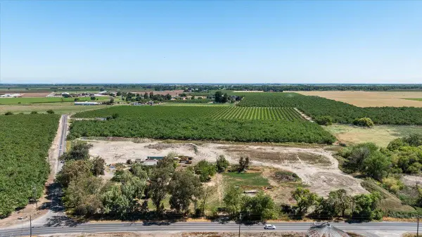 28060 S Airport Way, Manteca, CA 95337