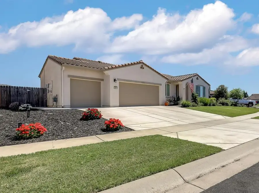 2011 Coffee Creek Way, Plumas Lake, CA 95961 - #2