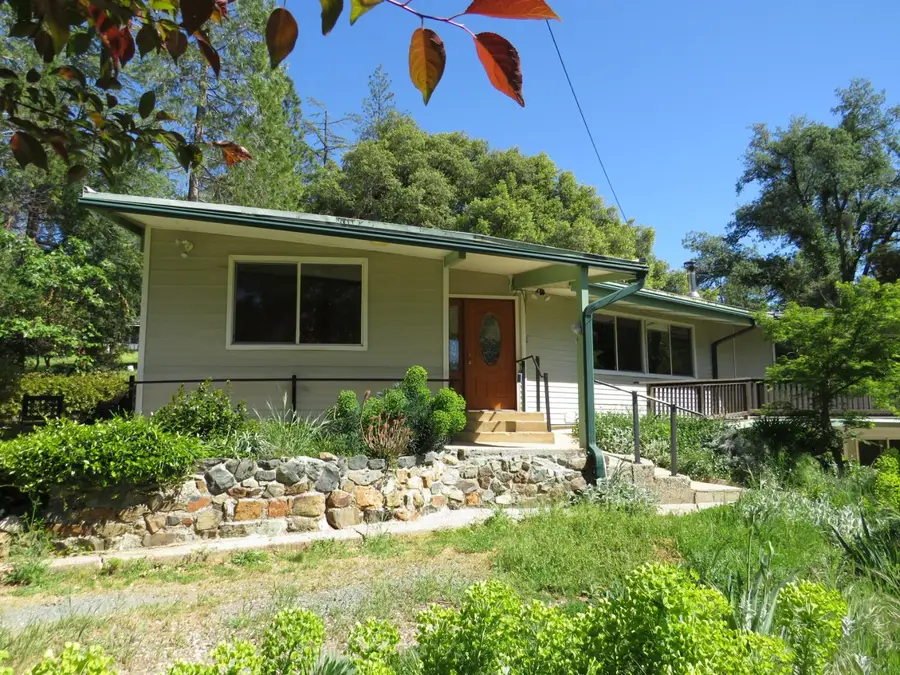 25160 Pineview Drive, Colfax, CA 95713 - #2