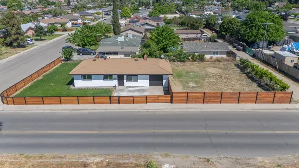 1209 Peach Avenue, Livingston, CA 95334