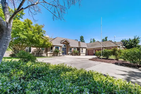 9824 Red Fox Drive, Oakdale, CA 95361