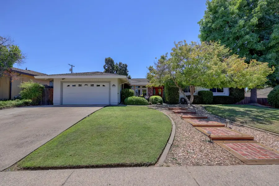8242 Treecrest Avenue, Fair Oaks, CA 95628 - #2