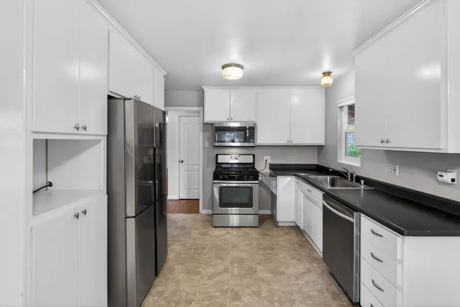 2011 Mangrum Avenue, Sacramento, CA 95822 - #3