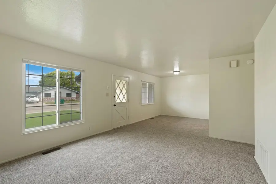 1606 W Lockeford Street, Lodi, CA 95242 - #2