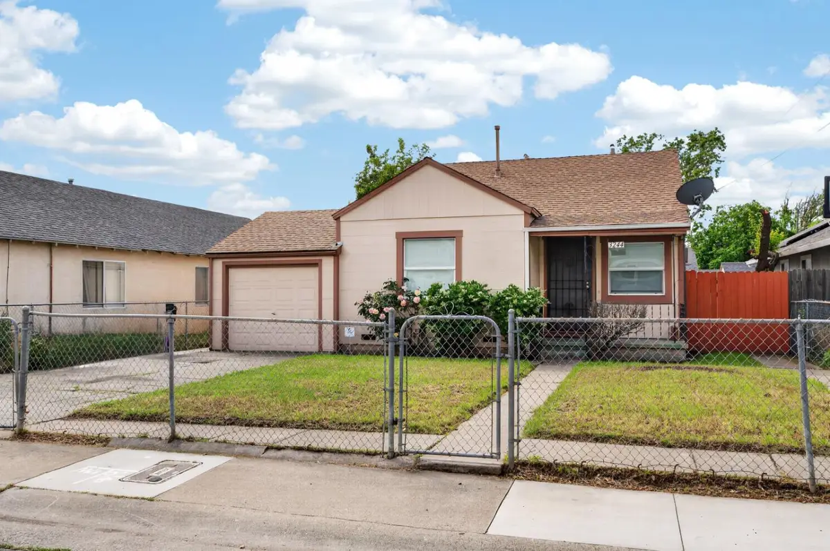 3244 16th Ave, Sacramento, CA 95820 - #1