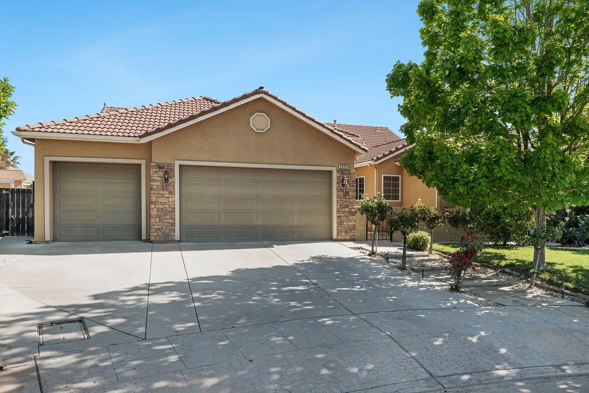 6008 W Wathen, Fresno, CA 93722 - #1
